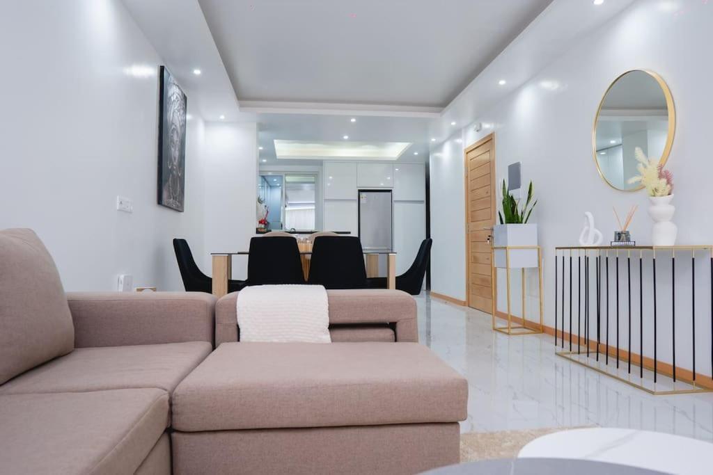 Saw Paradise In T2 Apartament
